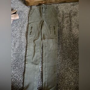 Army green American Eagle pants. Size 0 but SUPER stretchy